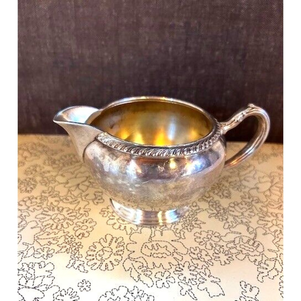 Vintage Oneida Fiesta Creamer Silver Plated Cream Pitcher Mid Century Barware - Picture 6 of 6